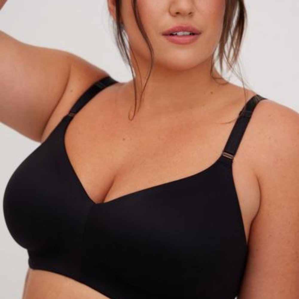 Torrid Black Wireless Bra 52D